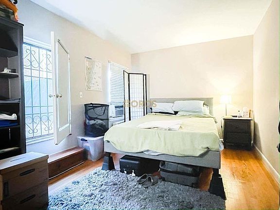 3rd image of 115 W 10th St #2