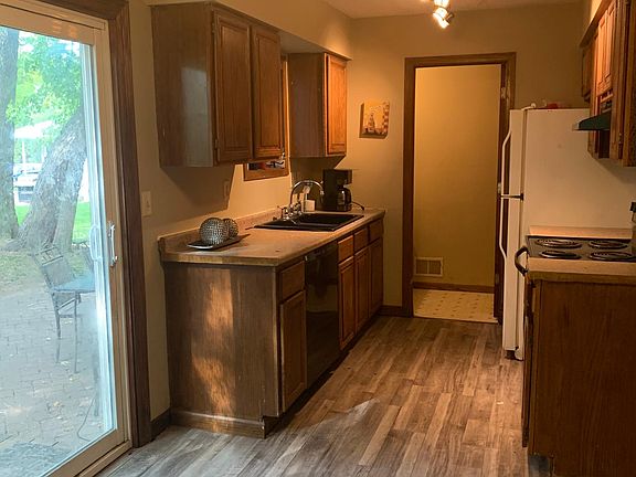 4th image of 3600 Gershwin Pl N