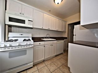 115 Larchmont Acres APT D, Larchmont, NY 10538