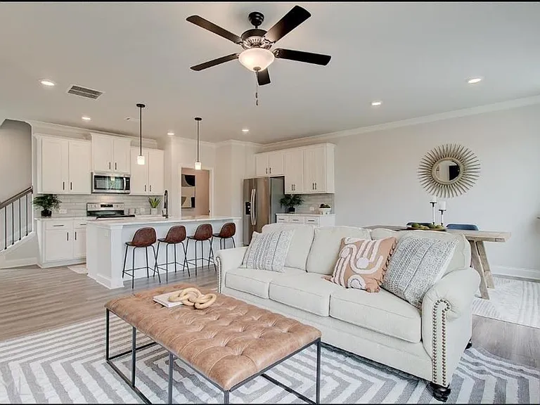 4673 Cypress Landing Way — Photo 9