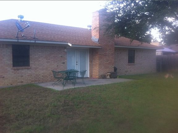 2nd image of 3512 Surrey Ln