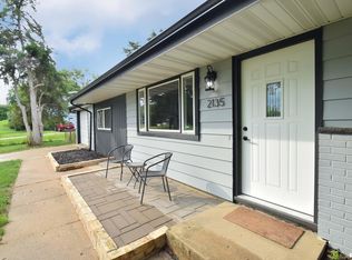 2135 W Orlando Dr, Peoria, IL 61614