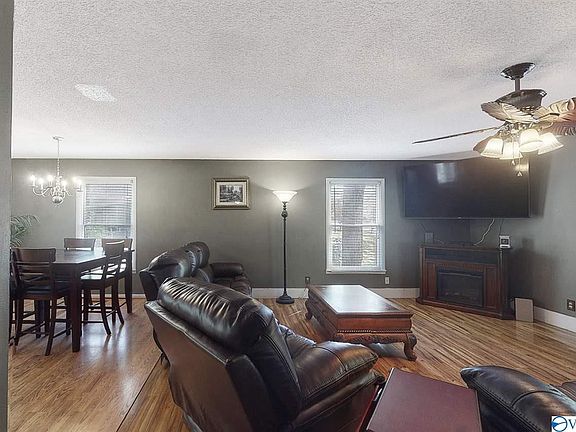 3rd image of 283 Becky Dr