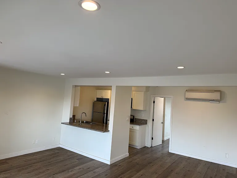 1754 Pine Ave #9 — Photo 3