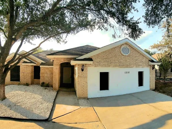 1208 Shiloh Dr, Laredo, TX 78045