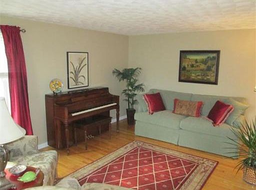 5th image of 14 Paulornette Cir