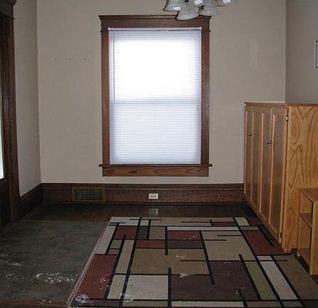 5th image of 126 W Main St