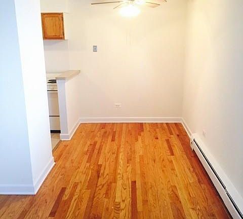 2nd image of 1022 W Catalpa Ave APT 403