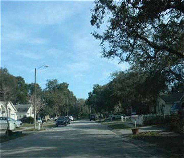 2nd image of 540 Winding Oak Ln