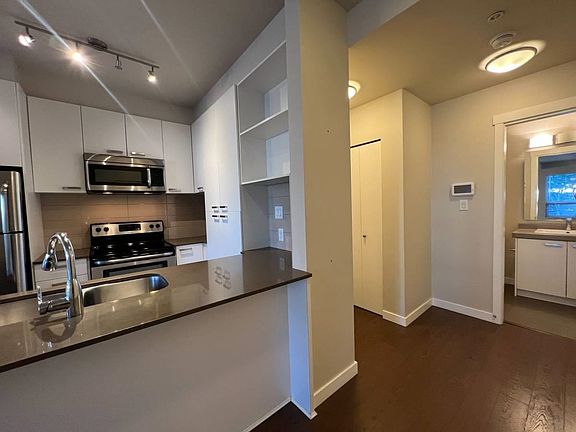 3rd image of 20331 Dewdney Trunk Rd #110