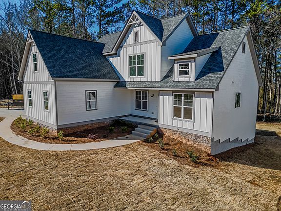 3rd image of 185 Lawrence Dr