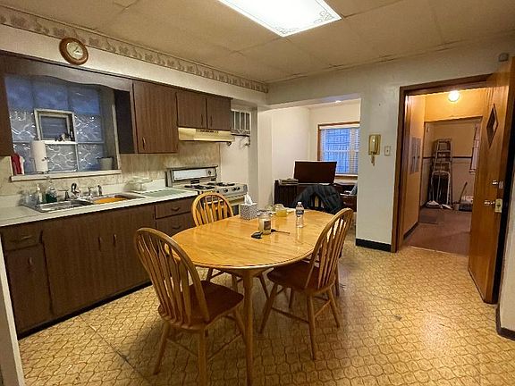 5th image of 5109 W 29th St