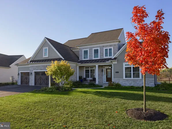 1078 Valley Crossing Dr, Lititz, PA 17543