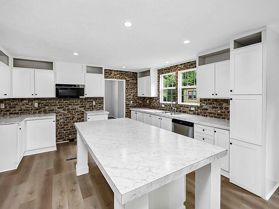 5th image of 455 W 8th St
