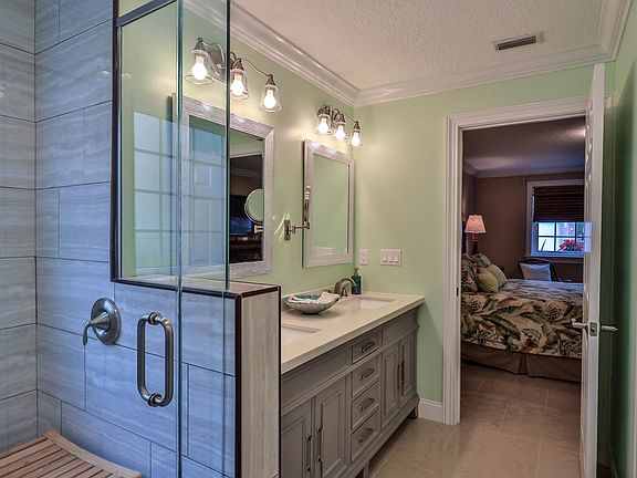 5th image of 9 Marina Point Pl