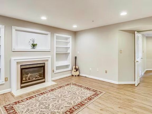 3rd image of 8 Rockingham Ct