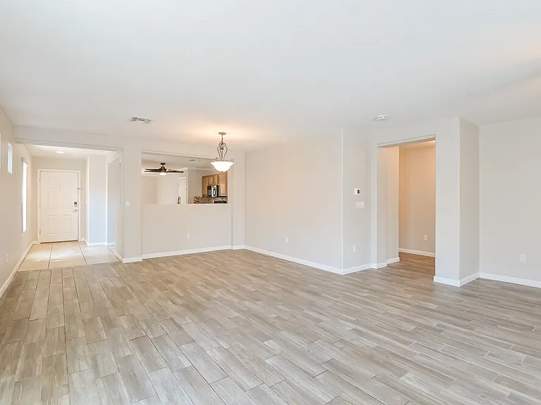 90 W Calle Sauco — Photo 4
