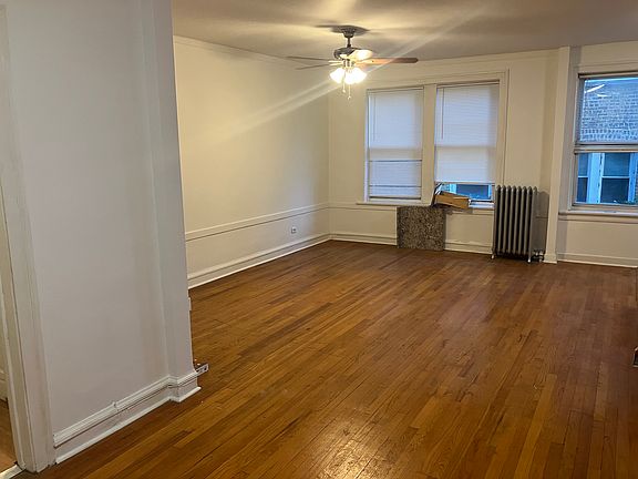 4th image of 2343 W Glenlake Ave #1