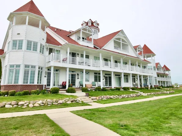 9976 Tashmoo Ln, Clay, MI 48001