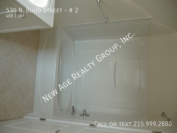 5th image of 530 N Budd St #2