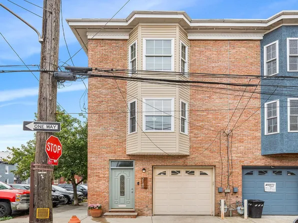 2148 E Sergeant St, Philadelphia, PA 19125