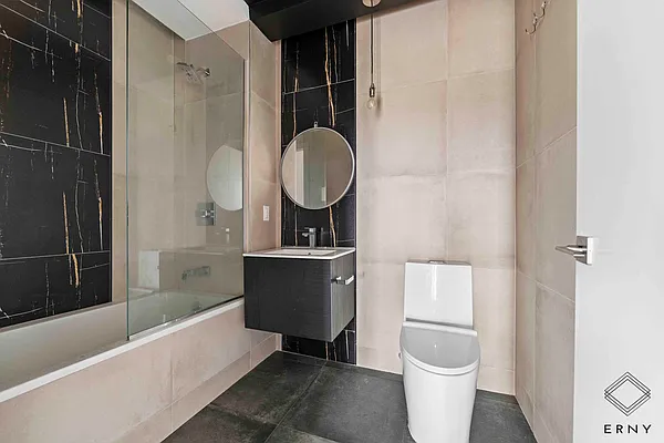 Rented by ERNY LLC | media 52