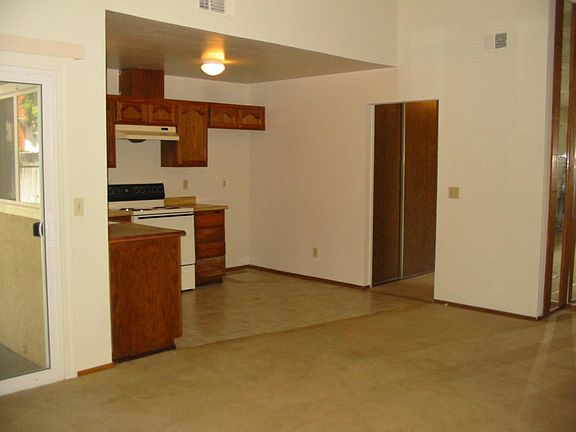 5th image of 149 Gunnison Ave