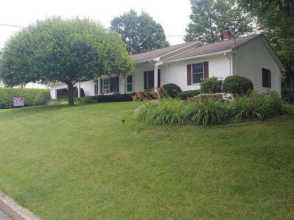 39 Moon Brook Dr