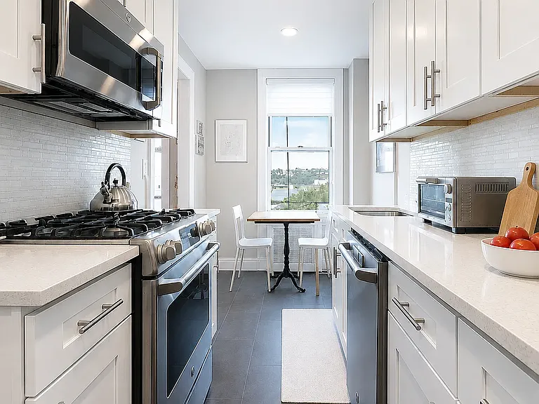 425 Riverside Dr #10J — Photo 2