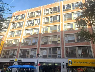 90 Clinton Street in Lower East Side