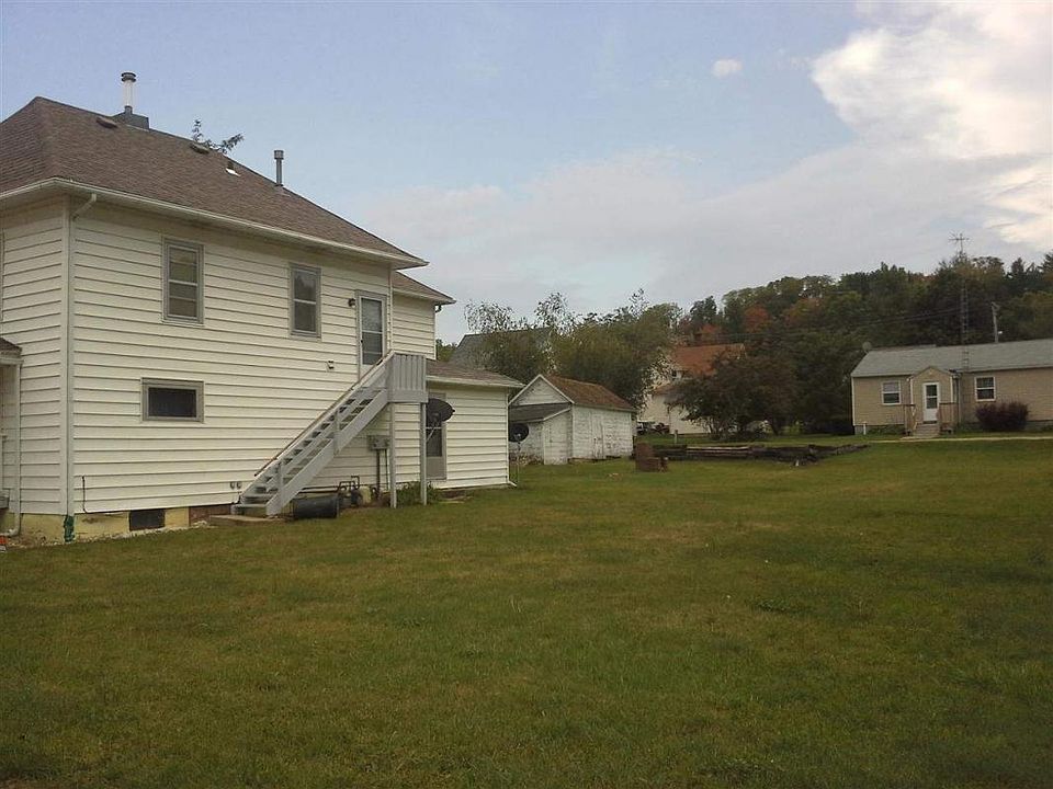 1st image of 210 E Olson St