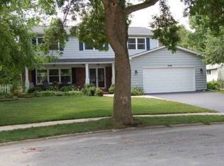 408 Russet Ave, Naperville, IL 60565