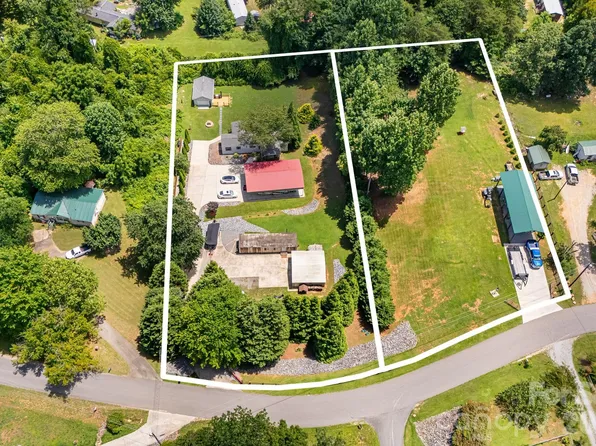 340-298 Apache Path, Marion, NC 28752