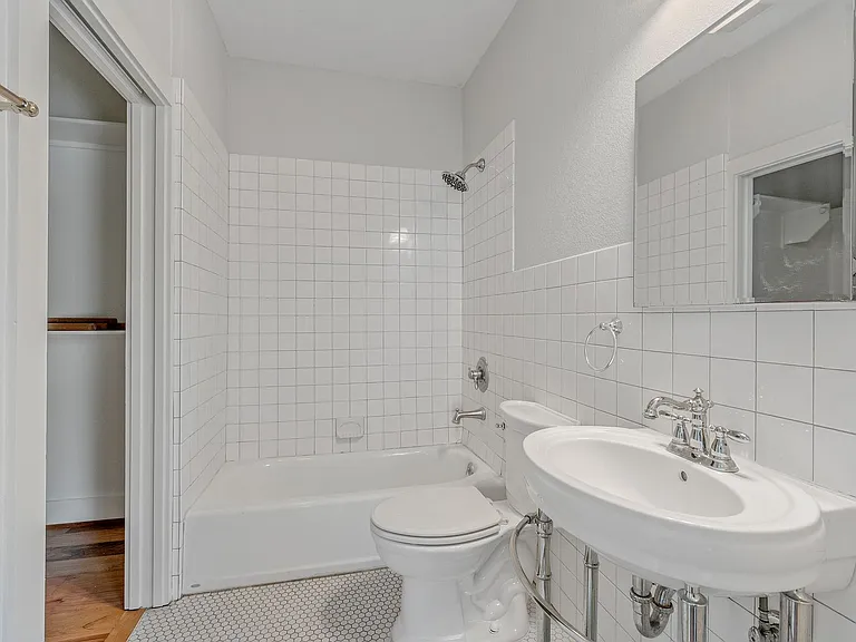 304 N Haswell Dr — Photo 10