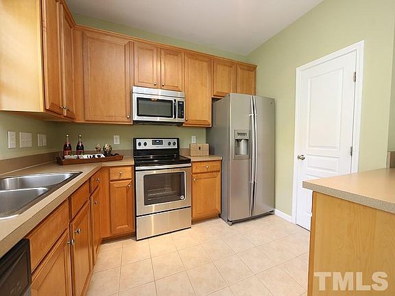 5th image of 3521 Sugar Tree Pl