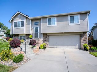 11910 Mary St, Omaha, NE 68164