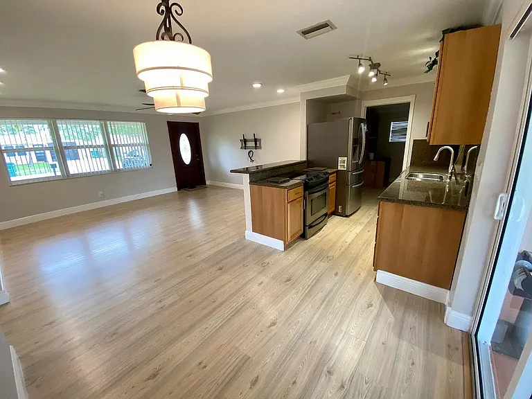 9457 SW 51st Pl — Photo 3