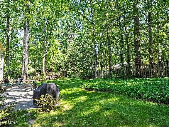 4th image of 8919 Lynnhurst Dr