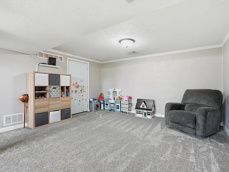 12200 Hollingsworth Rd — Photo 26