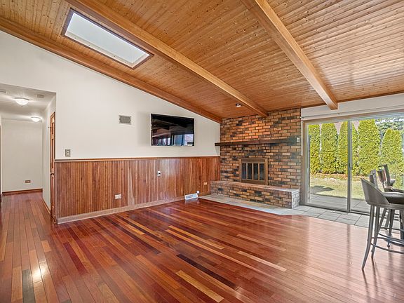 5th image of 8216 W 141st St