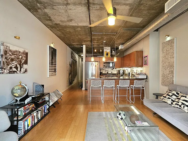 645 W 9th St #609 — Photo 11