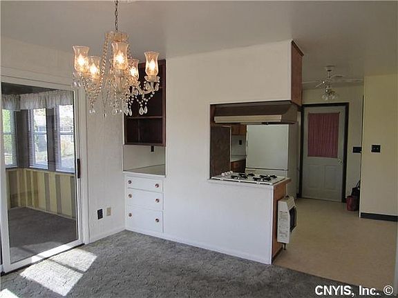 3rd image of 601 Franklin Park Dr