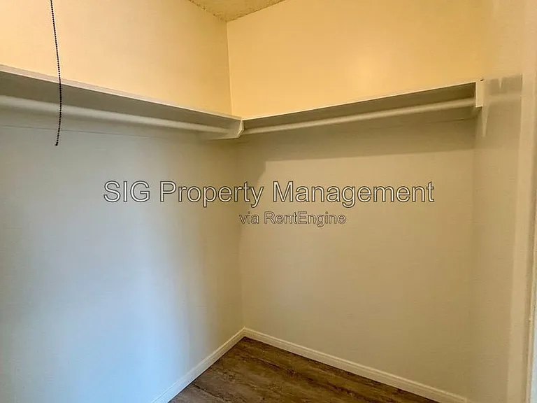 1126 E Doran St — Photo 5