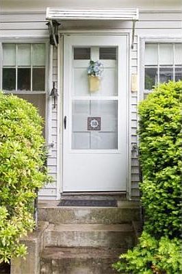 2nd image of 18 Wentworth St