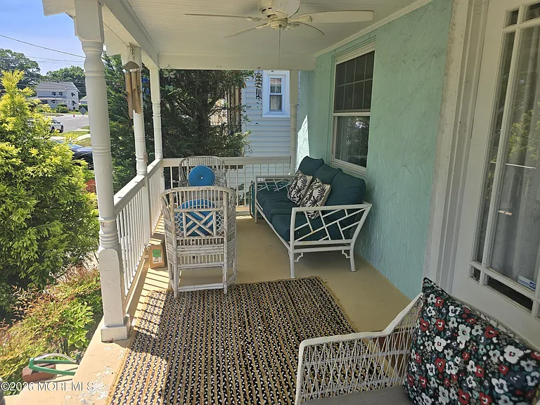 46 Evergreen Ave — Photo 2
