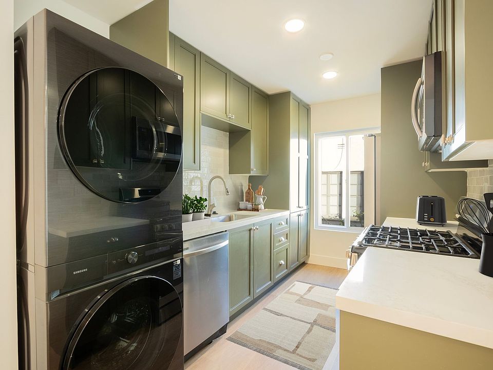 1st image of 921 N Gardner St APT 6