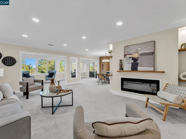 2825 Ptarmigan Dr APT 3, Walnut Creek, CA 94595