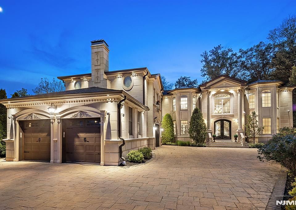 1st image of 56 Lilac Ln