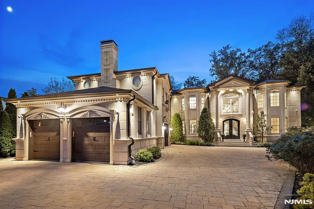 56 Lilac Ln photo 1