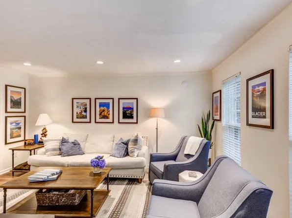 11 Bassett Hall Pl NW, Atlanta, GA 30318